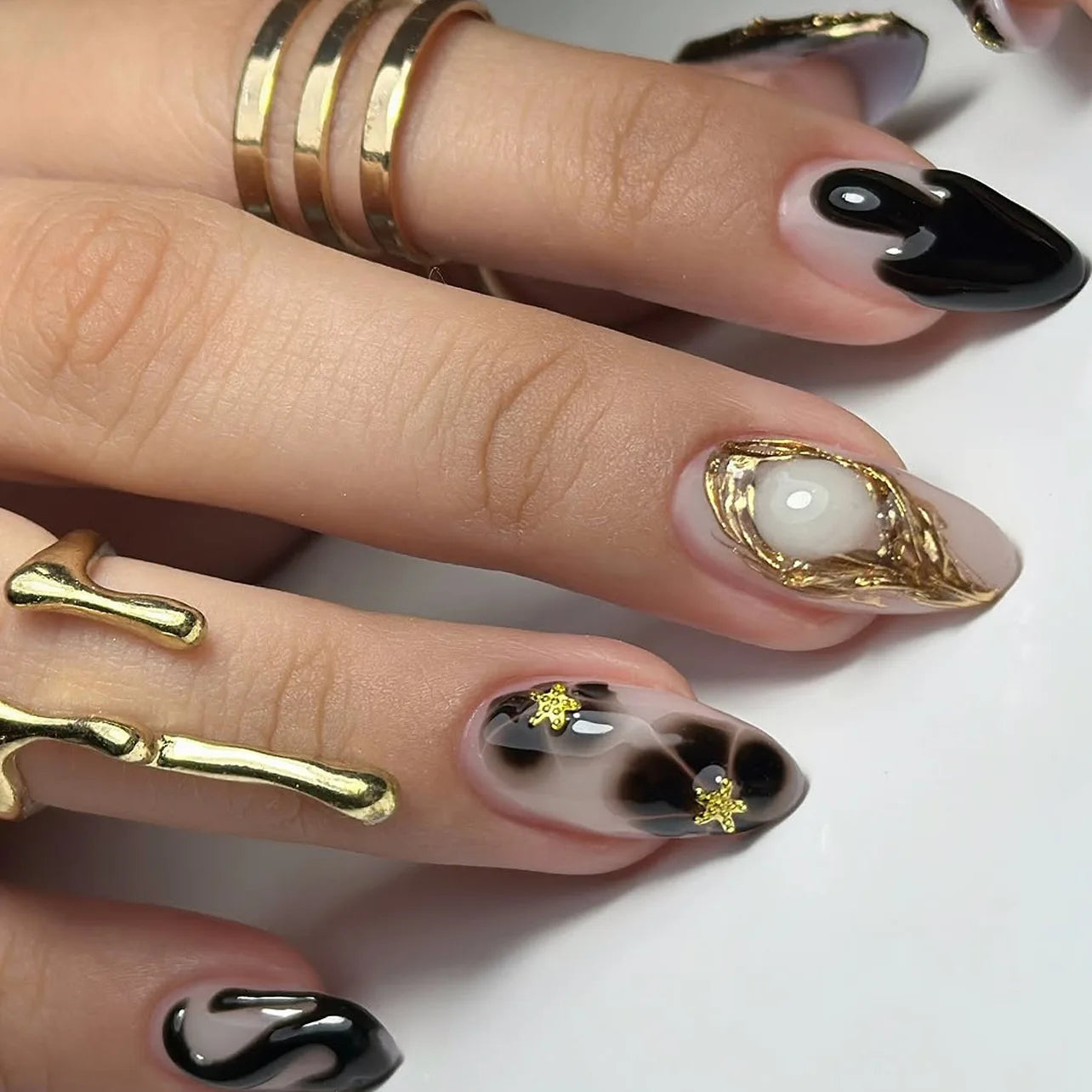 24pcs White Flower Fake Nail Tips Ins Yellow Pink Blush False Nails Wearable Full Cover European Almond Shaped Press on Nails