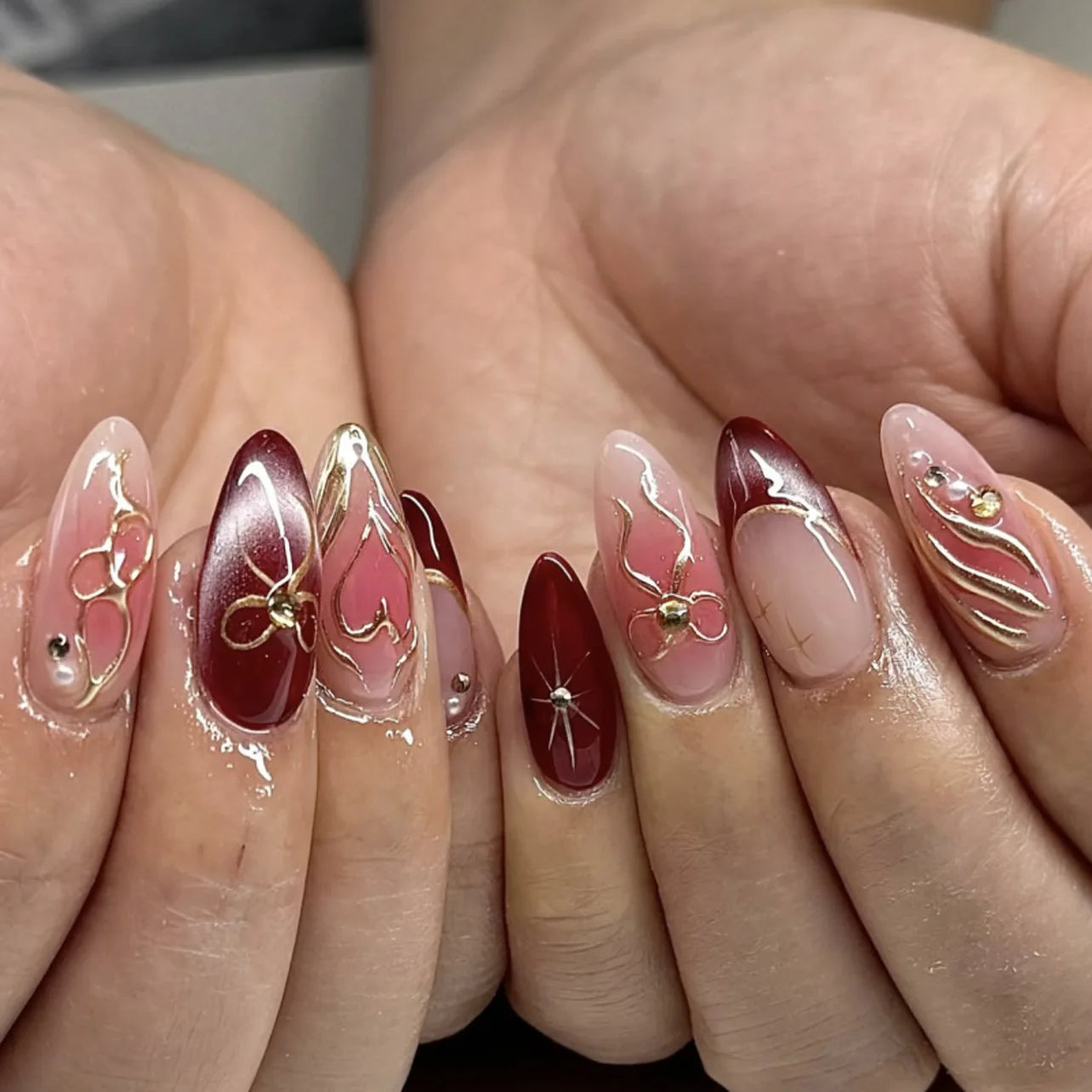 24Pcs False Nails Spicy Girl Silver Bow with Diamond Fake Nails with Glue Almond Press on Nails Black Cool Y2k Almond Nail Set